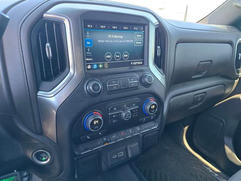 Used 2020 Chevrolet Silverado 1500 LT Trail Boss w/ Convenience Package AWD/4WD image 17