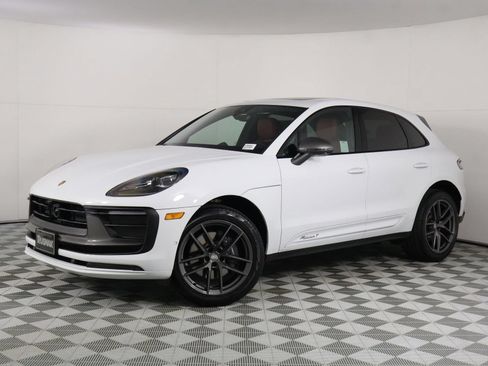 Certified 2026 Porsche Macan Turbo AWD/4WD image 1