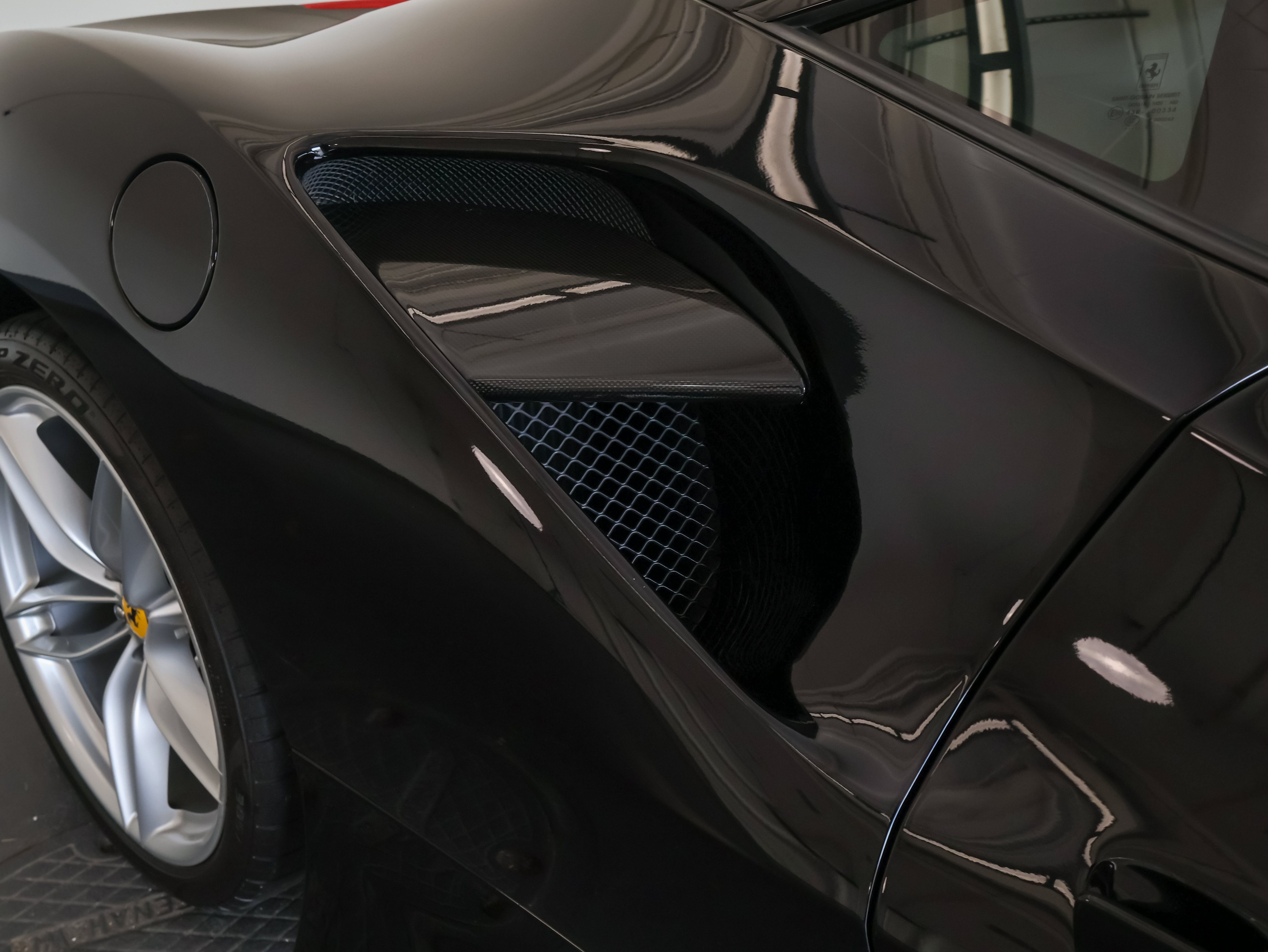 Used 2016 Ferrari 488 GTB RWD image 42