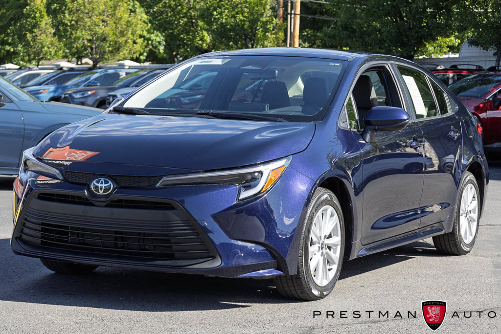 Used 2026 Toyota Corolla LE w/ LE Premium Package FWD image 12