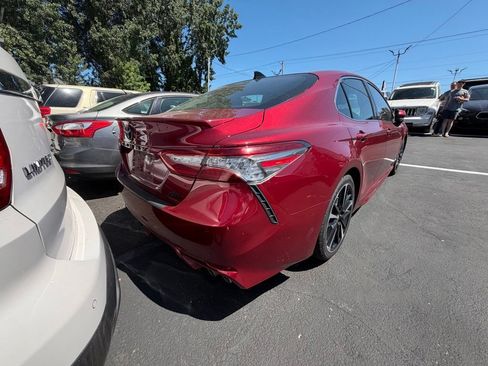 Used 2018 Toyota Camry XSE w/ Driver Assist Package FWD image 4