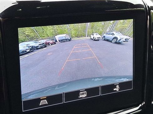 Used 2023 Chevrolet Traverse LT w/ LPO, Roadside Safety Package AWD/4WD image 18