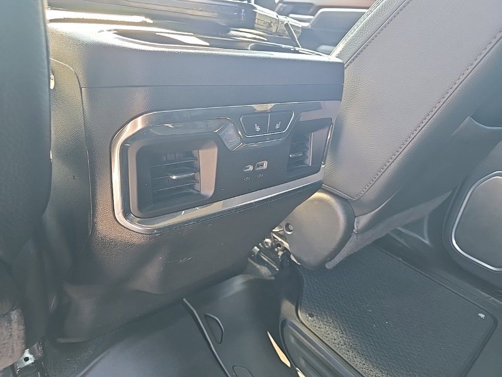 Used 2025 GMC Sierra 2500 Denali AWD/4WD image 18
