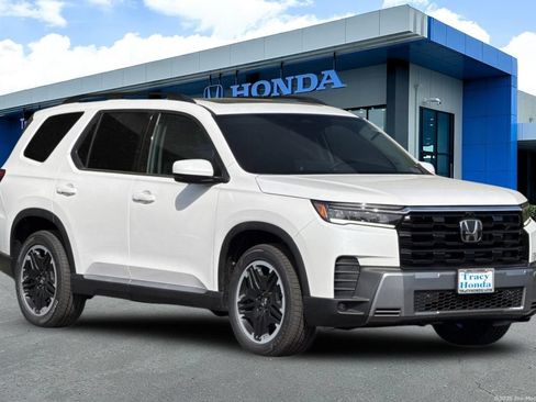 Used 2026 Honda Pilot image 1