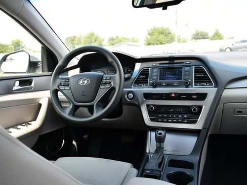 Used 2016 Hyundai Sonata SE FWD image 22