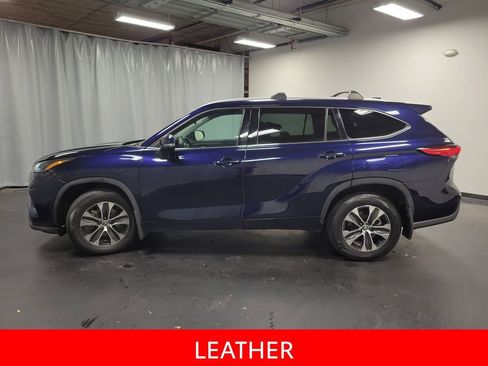 Used 2022 Toyota Highlander XLE image 5
