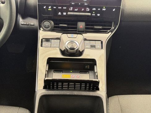 Used 2024 Toyota bZ4X XLE AWD/4WD image 24