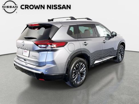 New 2026 Nissan Rogue Platinum image 5