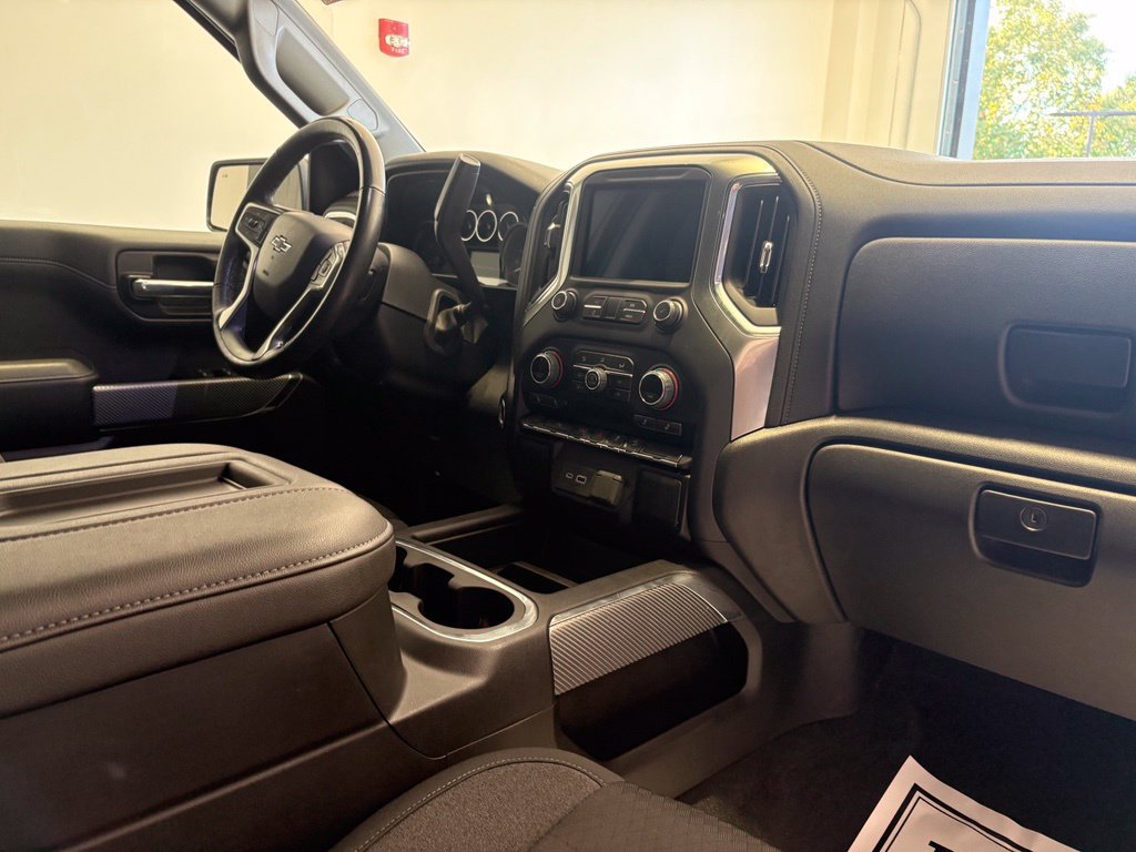 Used 2022 Chevrolet Silverado 1500 LT Trail Boss w/ Safety Package AWD/4WD image 22
