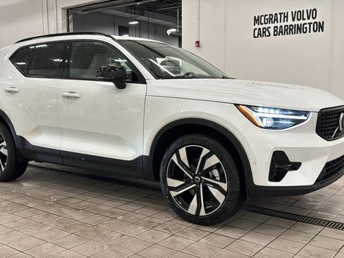 New 2026 Volvo XC40 B5 Ultra w/ Climate Package image 3