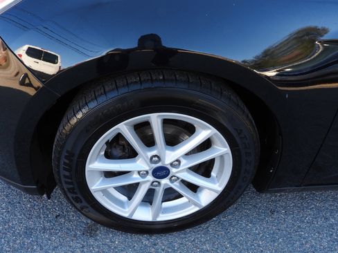 Used 2017 Ford Focus SE image 19