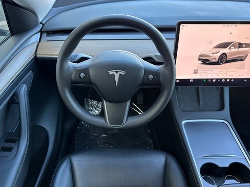 Used 2023 Tesla Model Y Long Range image 11