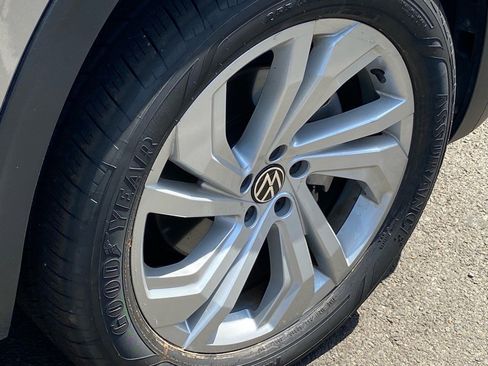 Certified 2022 Volkswagen Atlas SE image 19