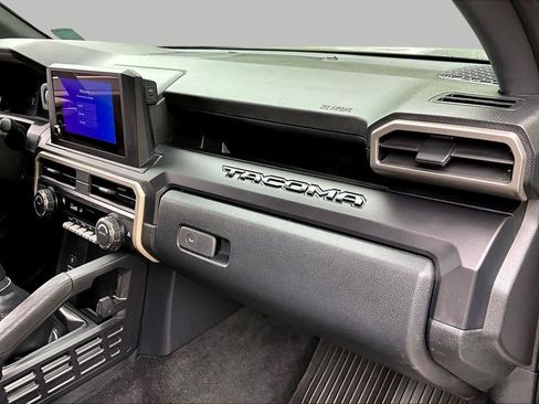 Used 2025 Toyota Tacoma SR w/ SR Upgrade Package AWD/4WD image 17