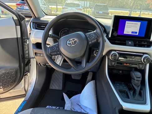 New 2025 Toyota RAV4 XLE image 19