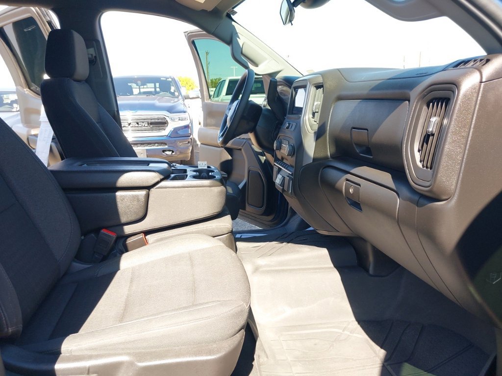 Used 2024 Chevrolet Silverado 1500 Custom w/ Turbomax Blackout Package AWD/4WD image 10