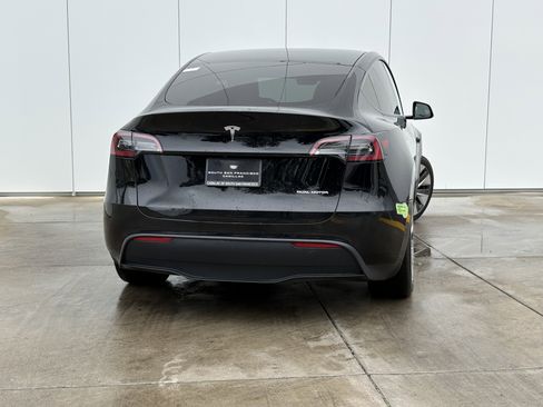 Used 2023 Tesla Model Y Long Range image 6