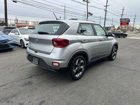 Used 2023 Hyundai Venue SEL w/ Cargo Package image 7
