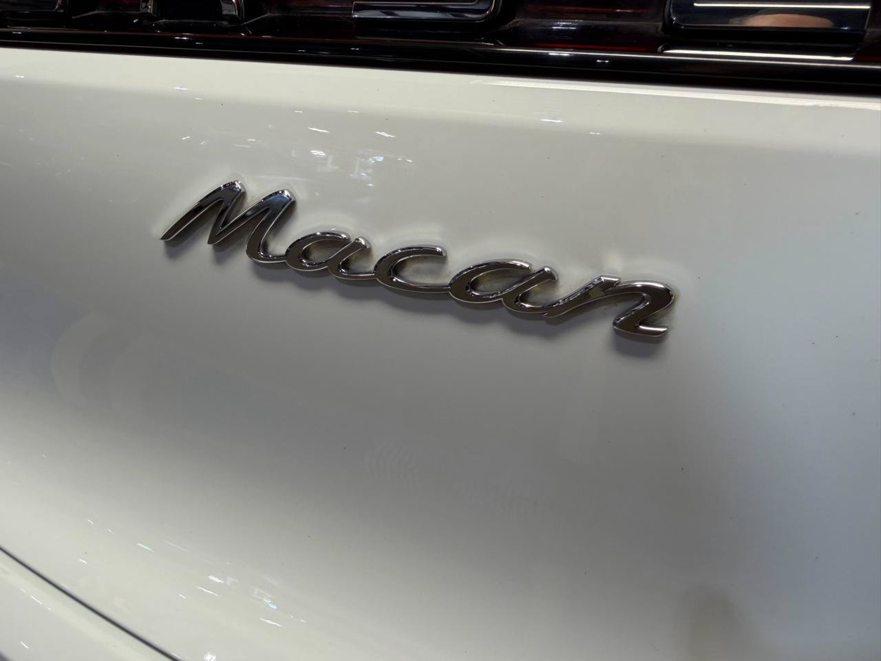 Used 2021 Porsche Macan AWD/4WD image 33