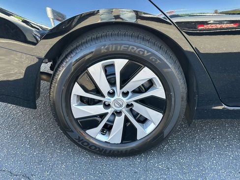 Used 2025 Nissan Altima 2.5 S FWD image 13