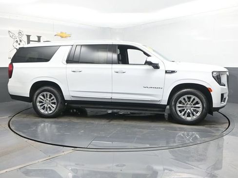 Used 2022 GMC Yukon XL SLT w/ SLT Premium Package AWD/4WD image 1