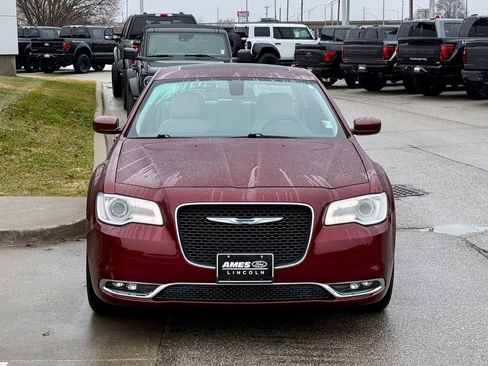 Used 2017 Chrysler 300 Limited w/ Value Package image 7