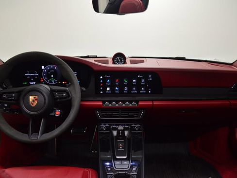 Certified 2025 Porsche 911 Targa 4 GTS AWD/4WD image 36
