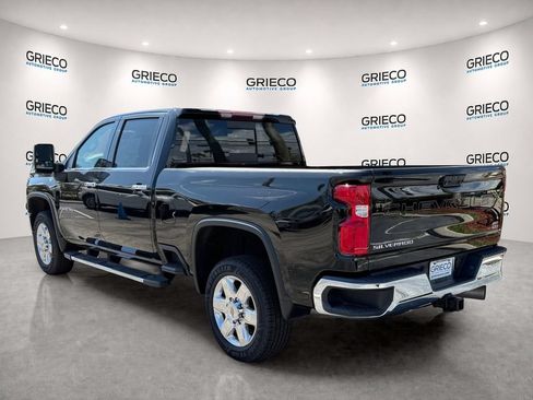 Used 2022 Chevrolet Silverado 2500 LTZ w/ LTZ Convenience Package RWD image 5