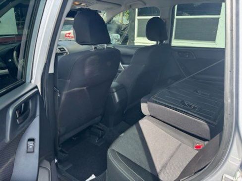 Used 2017 Subaru Forester 2.5i w/ Alloy Wheel Package image 12