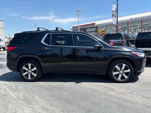 Used 2019 Chevrolet Traverse LT w/ LT Premium Package AWD/4WD image 5