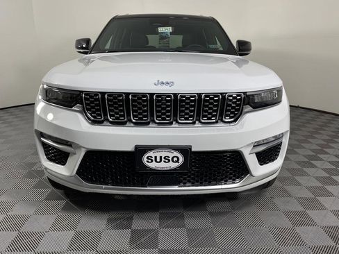 Used 2022 Jeep Grand Cherokee Summit image 2