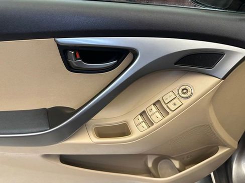 Used 2013 Hyundai Elantra GLS FWD image 22