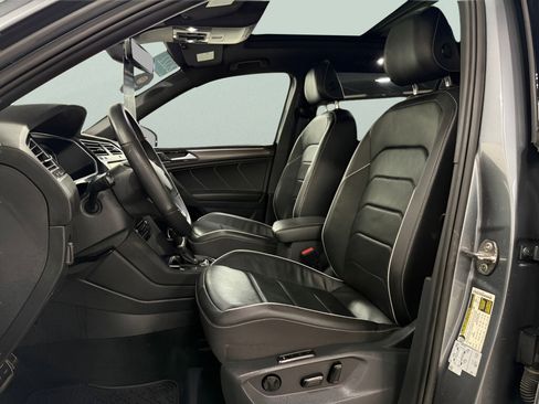 Certified 2022 Volkswagen Tiguan SEL R-Line image 15