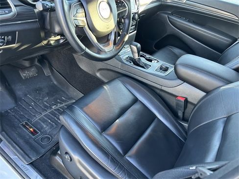 Used 2022 Jeep Grand Cherokee Limited image 11
