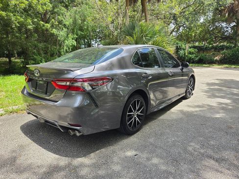 Used 2021 Toyota Camry SE FWD image 7