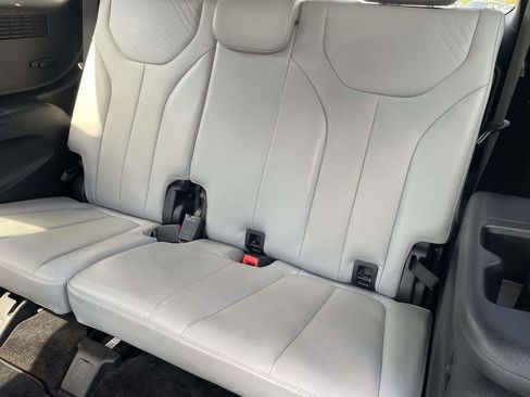 Used 2025 Hyundai Palisade SEL FWD image 11