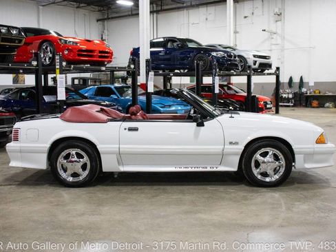 Used 1990 Ford Mustang GT image 9