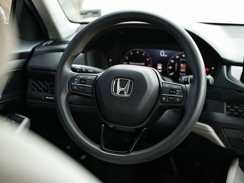 Used 2023 Honda Accord LX image 25