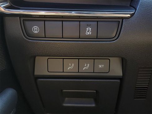 Used 2019 MAZDA MAZDA3 Hatchback w/ Preferred Package image 33