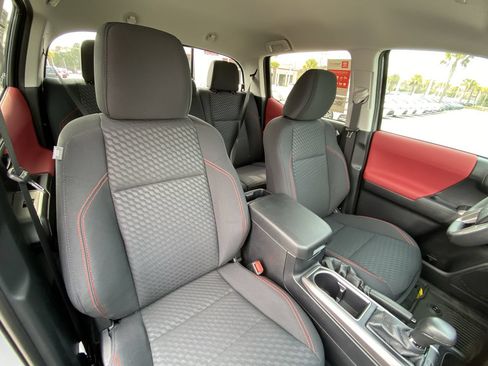 Used 2021 Toyota Tacoma SR5 RWD image 40