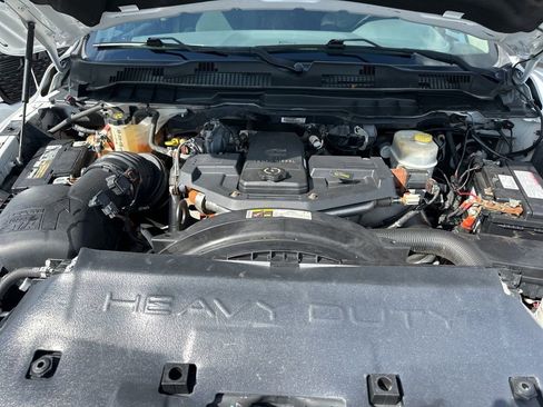 Used 2017 RAM 2500 SLT AWD/4WD image 9