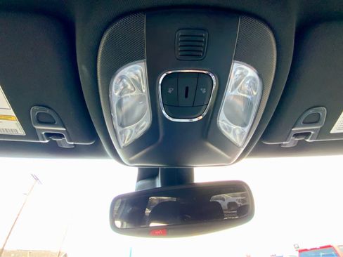 Used 2024 Jeep Compass Latitude image 41