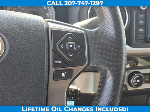 Used 2016 Toyota Tacoma SR5 w/ SR5 Appearance Package (SN) image 16