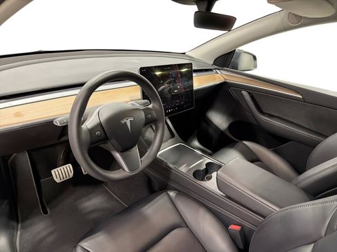 Certified 2023 Tesla Model Y Performance AWD/4WD image 9