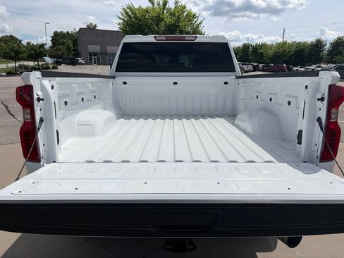 Used 2025 Chevrolet Silverado 2500 LT w/ Convenience Package AWD/4WD image 14