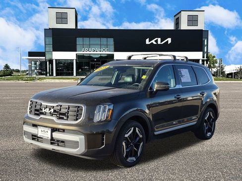 Certified 2025 Kia Telluride S image 5
