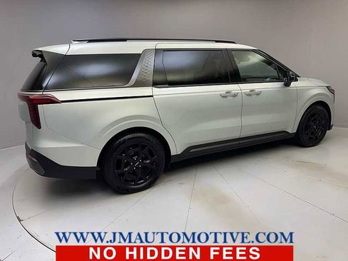 Used 2025 Kia Carnival SX Prestige image 5