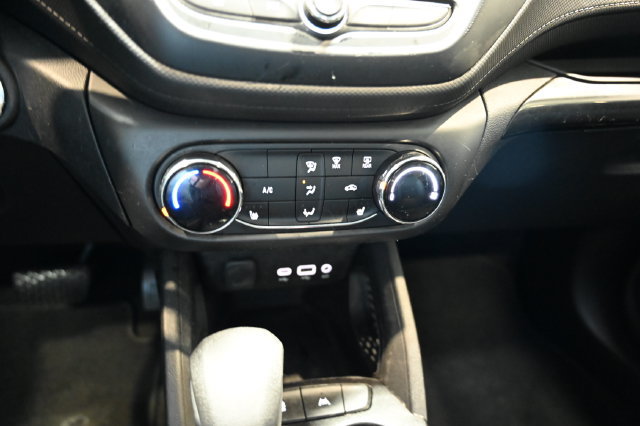 Used 2023 Chevrolet TrailBlazer LT FWD image 17