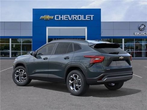 New 2026 Chevrolet Trax LT w/ Driver Confidence Package FWD image 3
