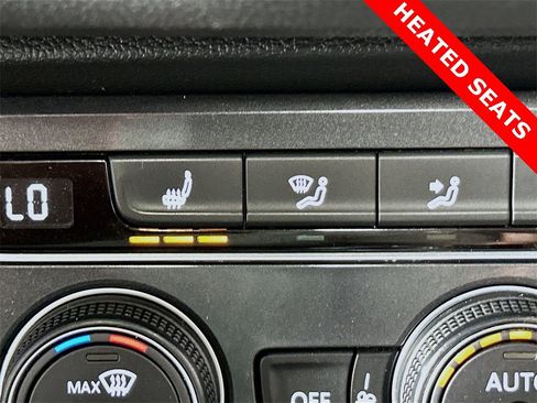 Used 2021 Volkswagen Tiguan SE w/ Panoramic Sunroof Package image 20